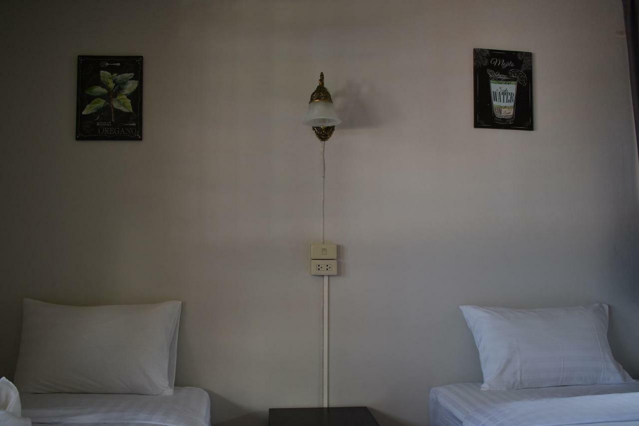 Maya Bed And Food Hostel Čiang Mai Exteriér fotografie