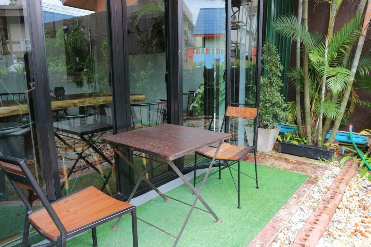 Maya Bed And Food Hostel Čiang Mai Exteriér fotografie