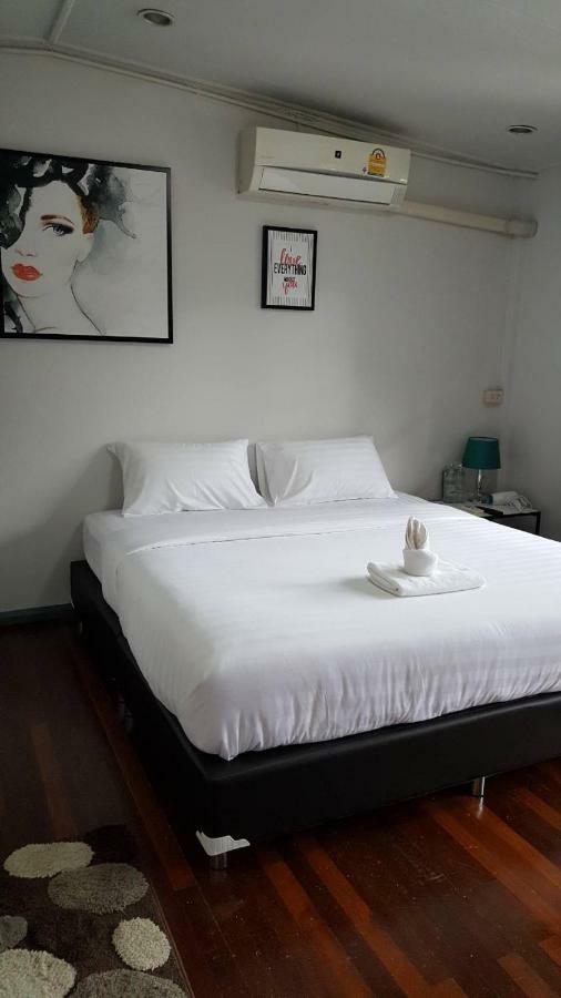 Maya Bed And Food Hostel Čiang Mai Exteriér fotografie