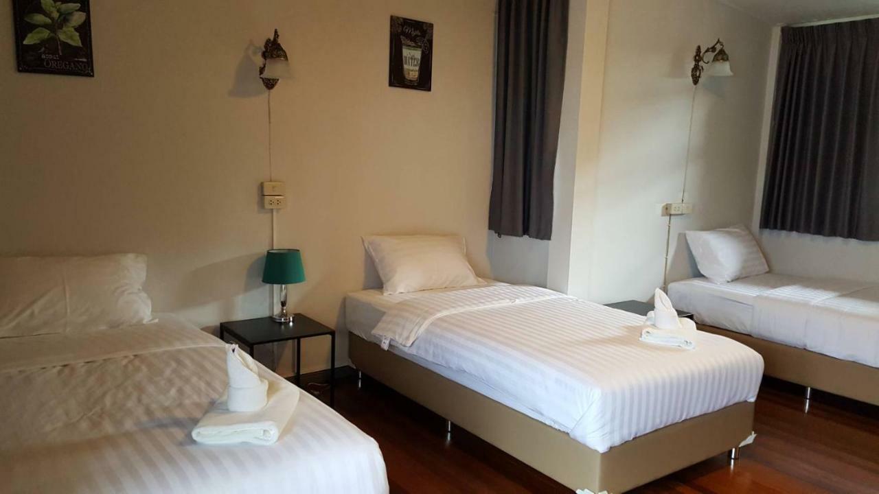 Maya Bed And Food Hostel Čiang Mai Exteriér fotografie